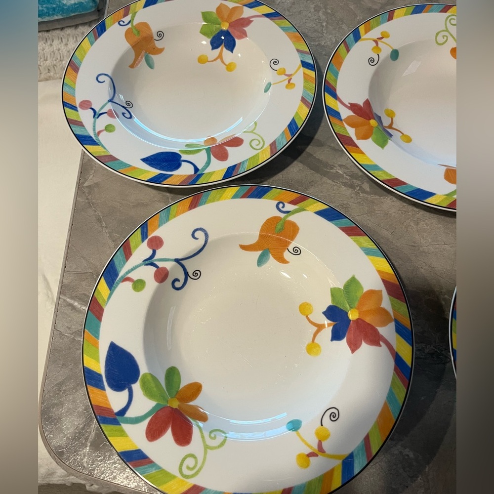(7) Villeroy & Boch Wonderful World Ipanema Rimmed Soup Bowls - Picture 2 of 5